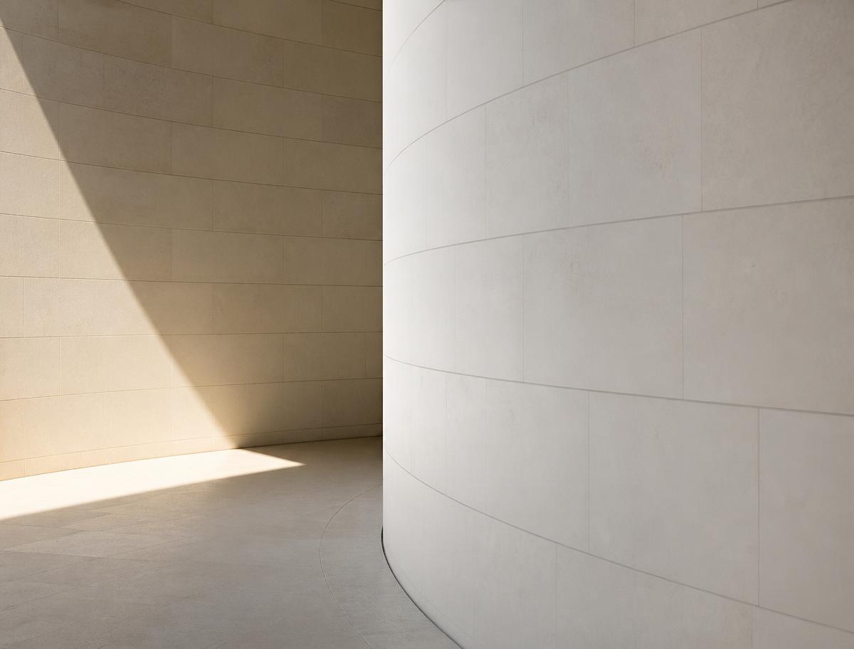 Architecture minimaliste aux tons neutres